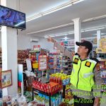 Bripka Hardianto Pastikan CCTV Alfamart Sumber Jaya Berfungsi Optimal Guna Pantau Kejahatan
